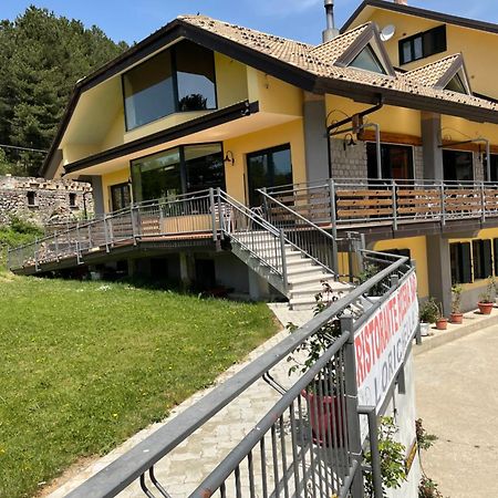 Fd Lorichella Hotel Lorica Kültér fotó