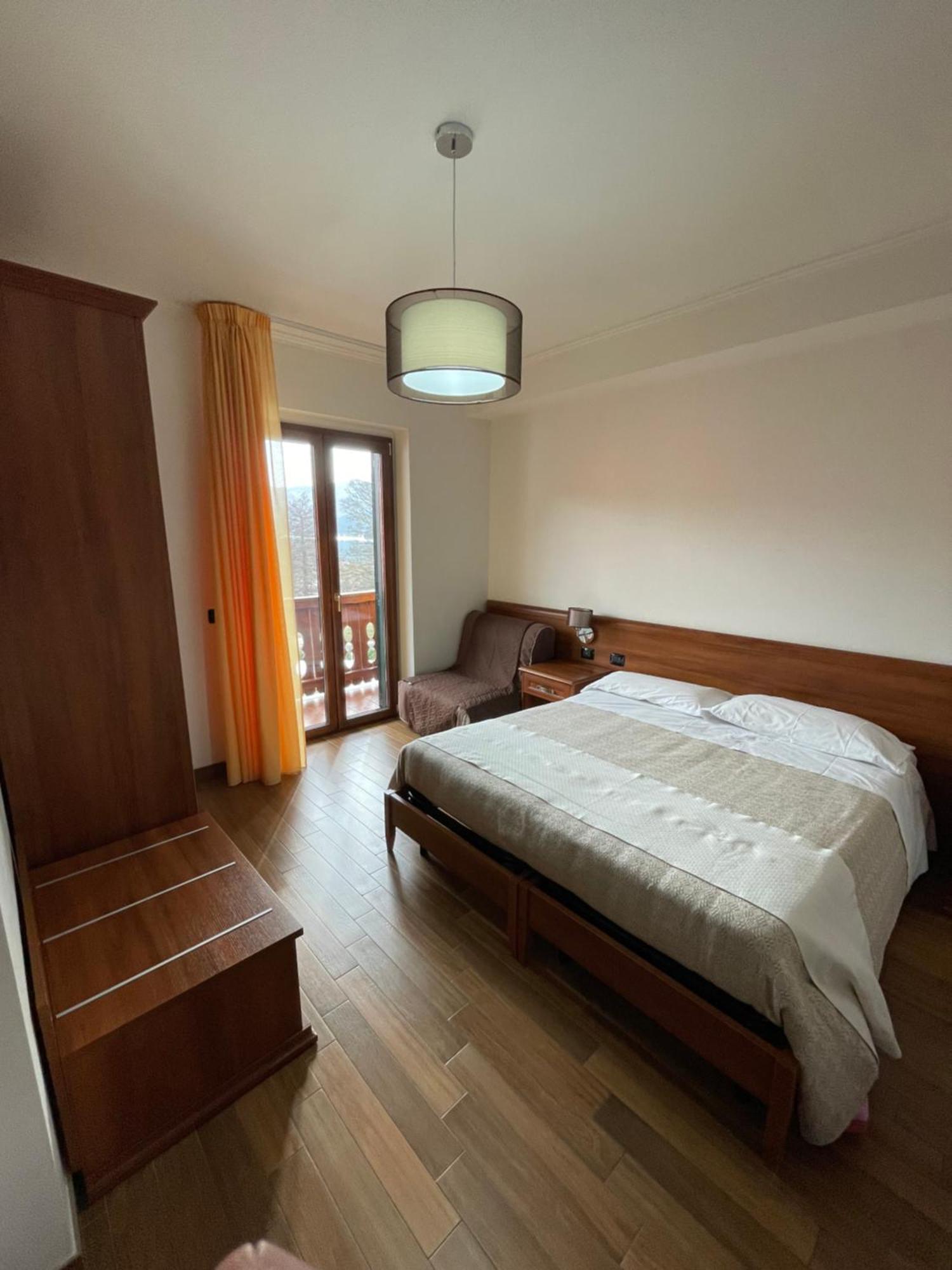 Fd Lorichella Hotel Lorica Kültér fotó