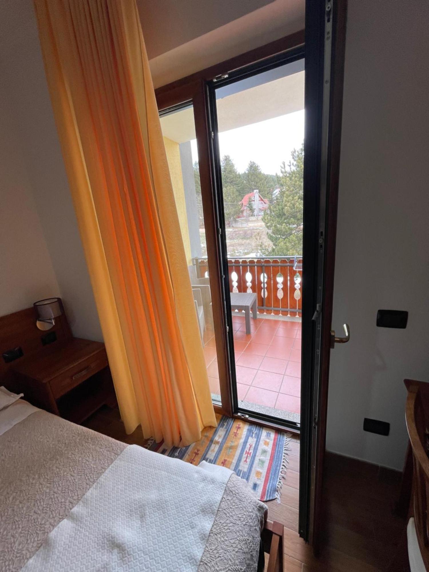 Fd Lorichella Hotel Lorica Kültér fotó