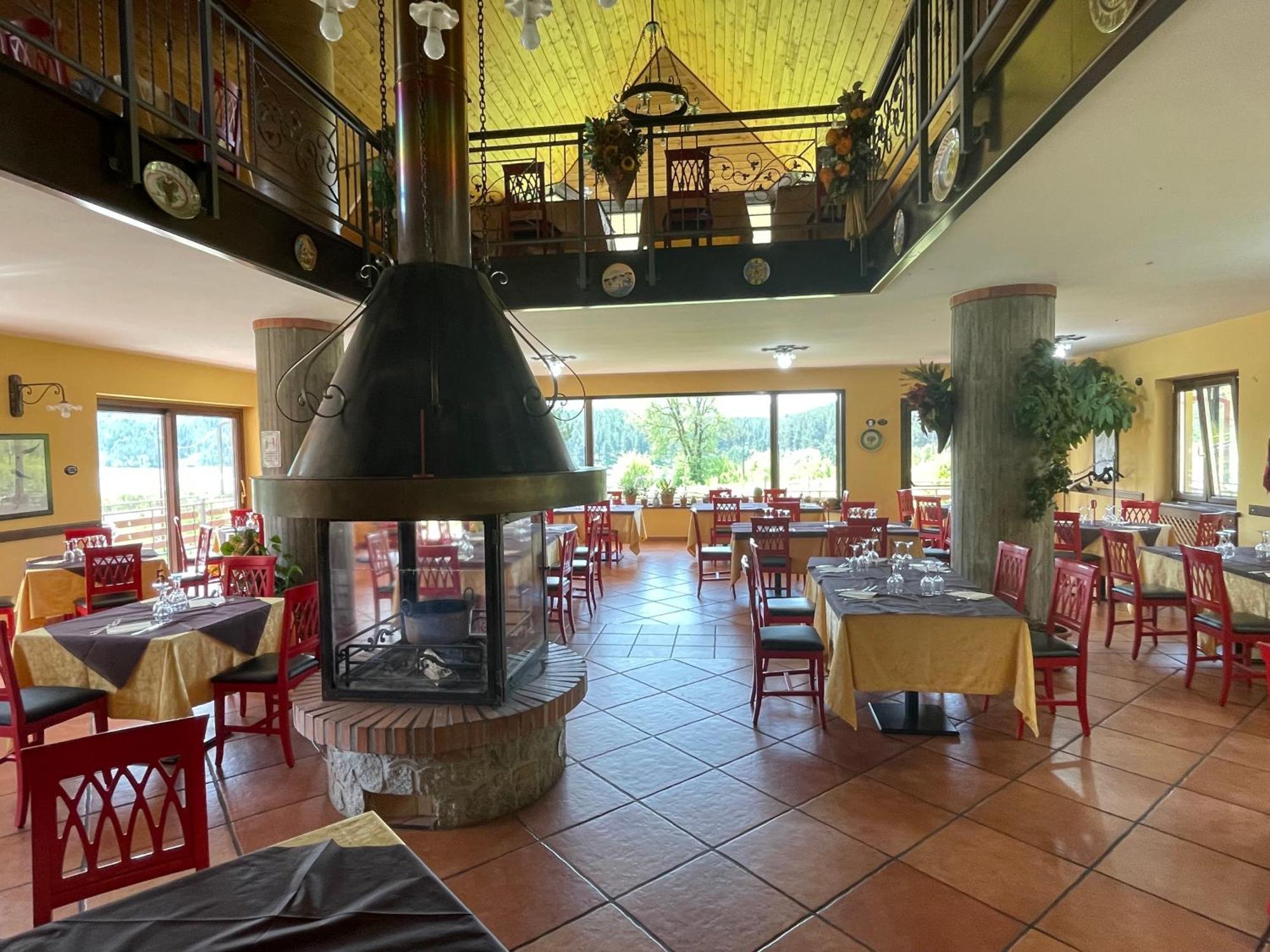Fd Lorichella Hotel Lorica Kültér fotó
